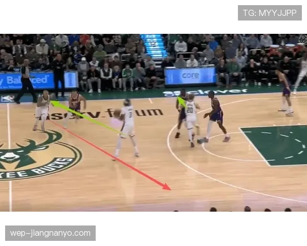 库兹马无球跑动撕裂轮换 比上季外线威胁提升