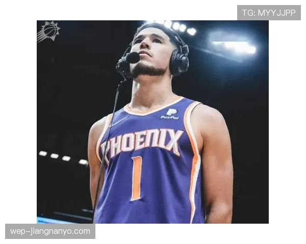 布克训练完直接去夜店？这作息普通人真扛不住