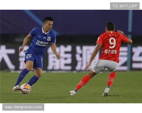 压制后防抢点接管禁区，艾克森本季前插较上季更频繁