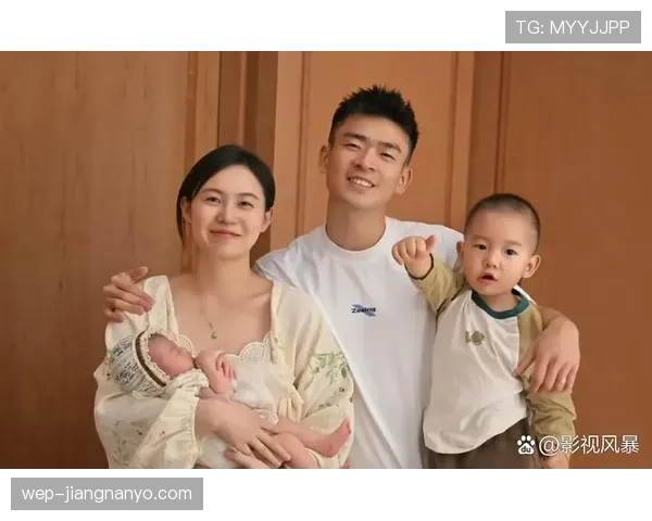郑思维赛场上铁血，私下却被朋友笑说像个大胃王么？
